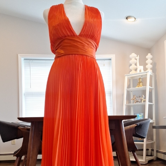 Alice and Olivia Elegant Orange Pleated Dress US 4 - Picture 1 of 14